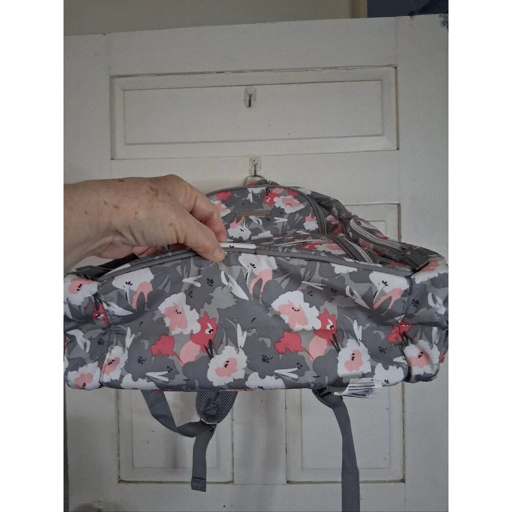 Unbranded gray backpack